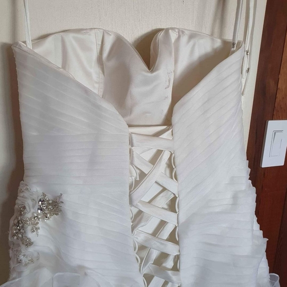 New Princess wedding dress size 12 with corset back, embellishments crinoline - Picture 9 of 11